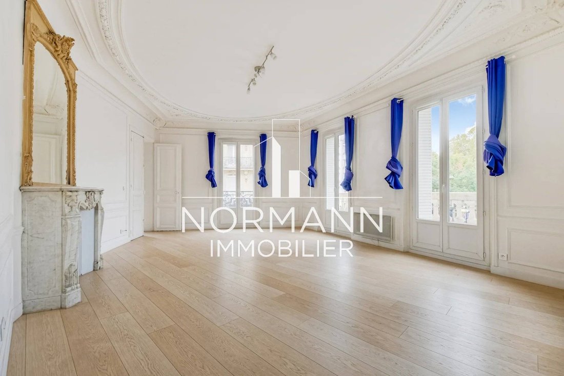 Apartment in Grange Aux Belles-Terrage, Paris 10e Arrondissement, Paris 2 - 19148505