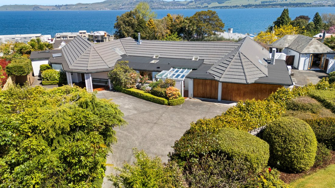 Taupo, Waikato, New Zealand 2 - 19158815