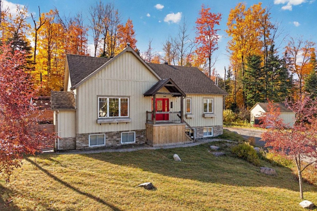 House in Saint-Sauveur, Quebec, Canada 1 - 19158739