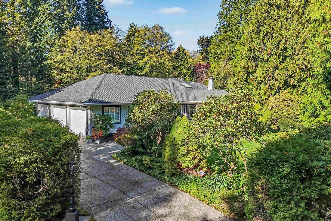House in Surrey, British Columbia, Canada 2 - 19158742