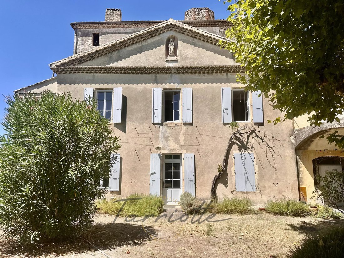 Estate in Viviers, Auvergne-Rhône-Alpes, France 1 - 19158677