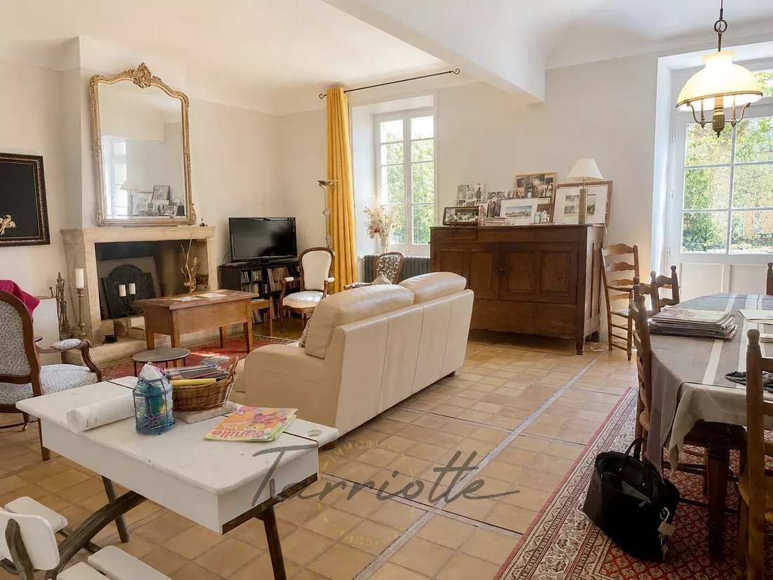 Estate in Viviers, Auvergne-Rhône-Alpes, France 5 - 19158677