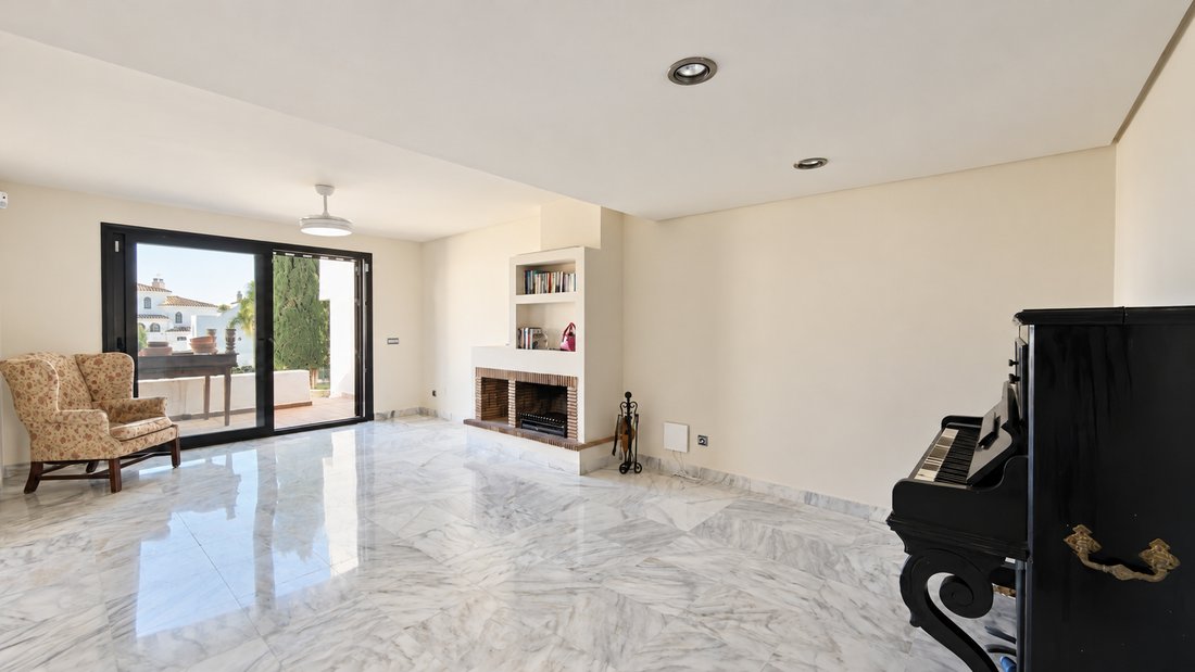 House in Cancelada, Estepona, Andalusia 2 - 19158767