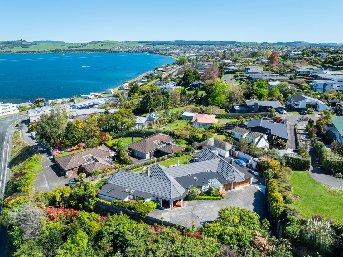 Taupo, Waikato, New Zealand 3 - 19158815