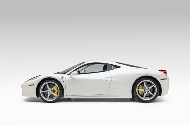 Coupe in Newport Beach, CA, United States 3 - 19158808