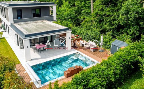 Villa in Sciez, Auvergne-Rhone-Alpen, Frankreich 1