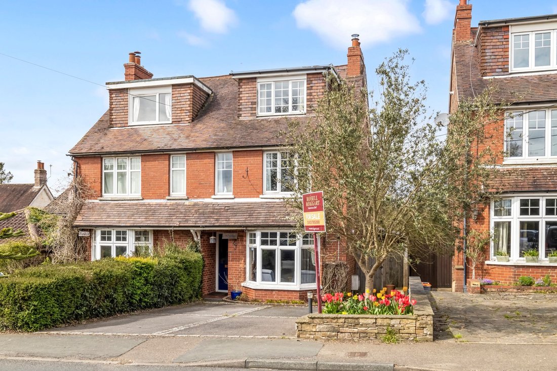 House in Rudgwick, England 1 - 17541111