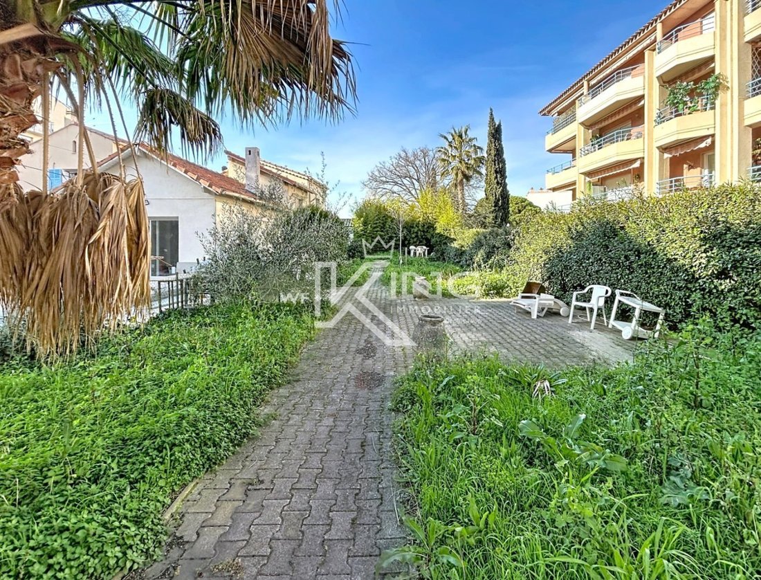 House in Le Dramont-Agay-Anthéor-Le Trayas, Saint-Raphaël, France 2 - 19141068
