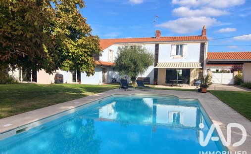 Maison à Saint-Sébastien-sur-Loire, Pays de la Loire, France 1
