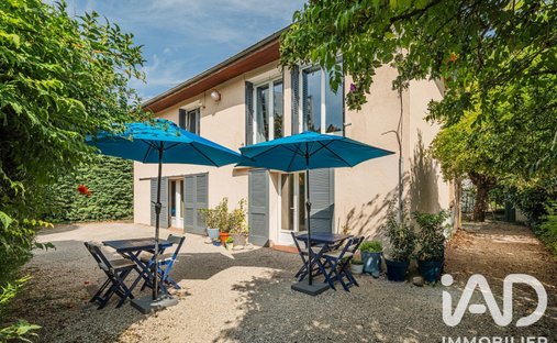 House in Le Centre, Seyssins, France 1