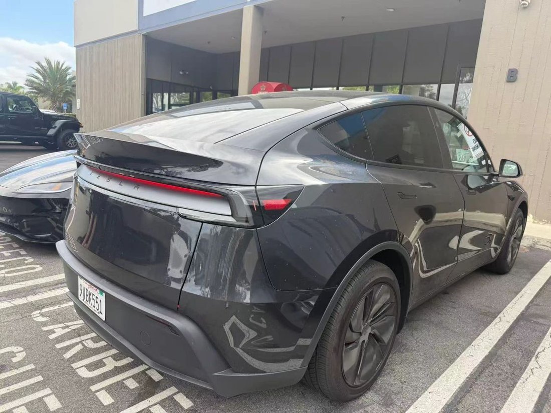 Suv in Costa Mesa, CA, United States 2 - 19159246