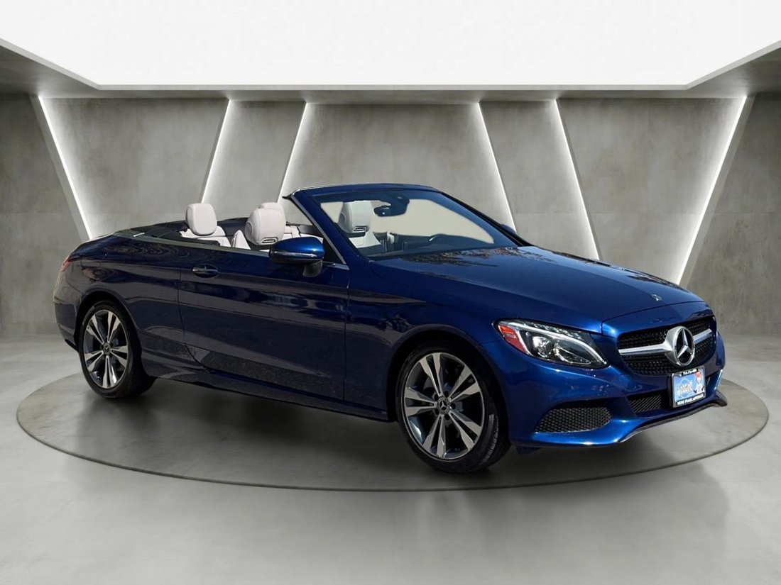 Cabriolet in Huntington Beach, CA, United States 1 - 19015854