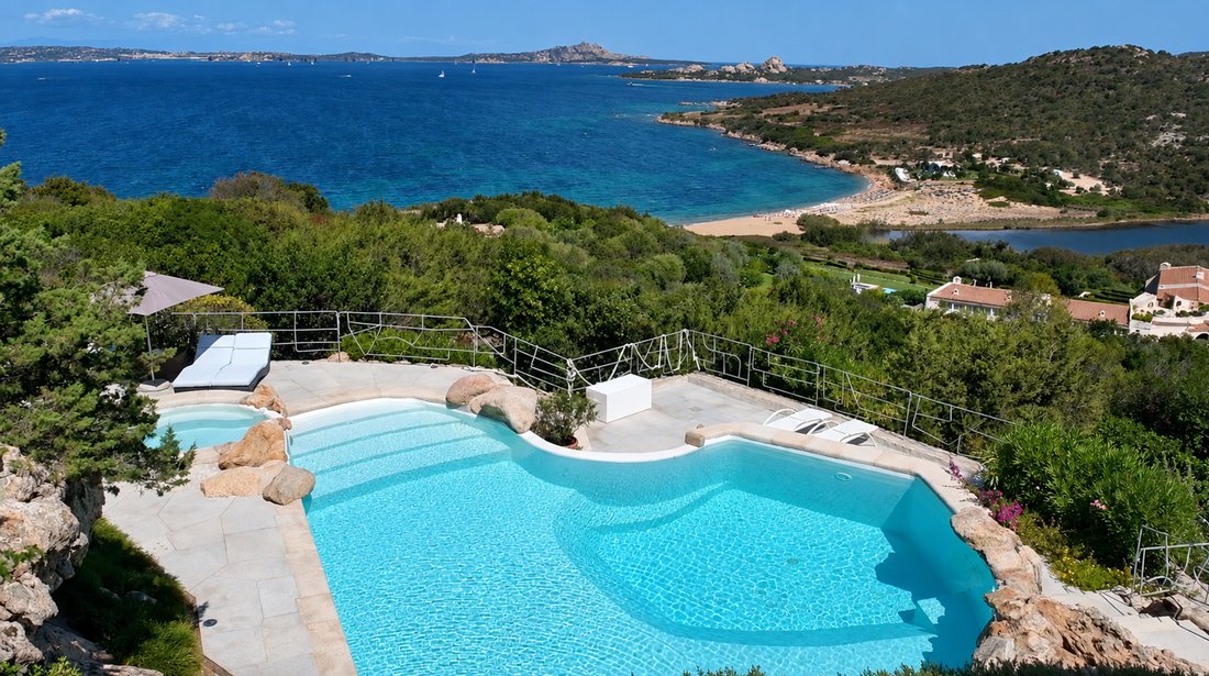 Villa en Arzachena, Cerdeña, Italia 2 - 15642416