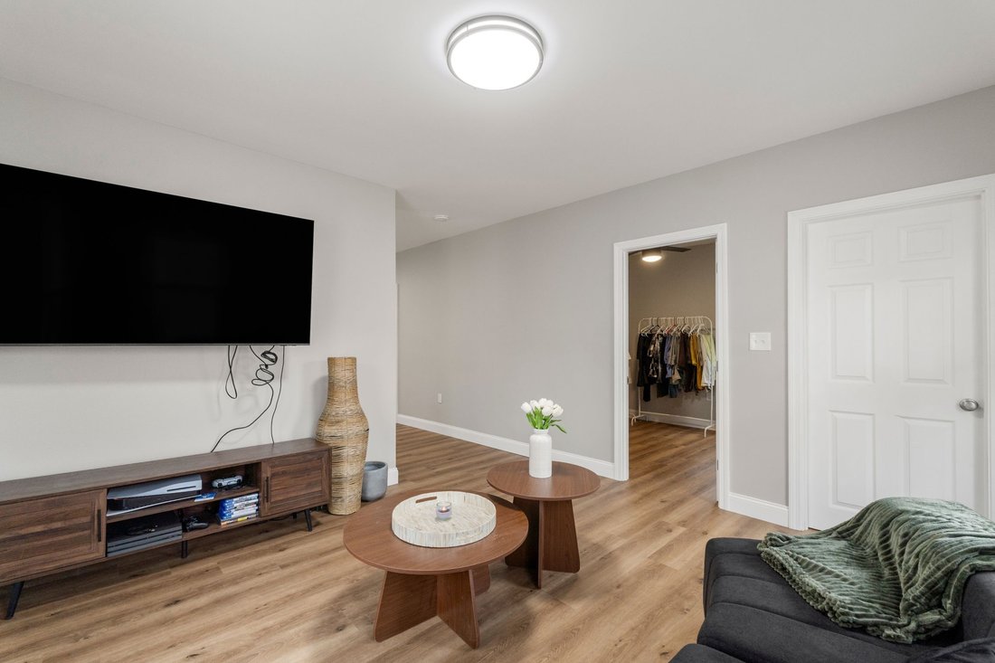 Apartment in New Bedford, Massachusetts, United States 4 - 19159509