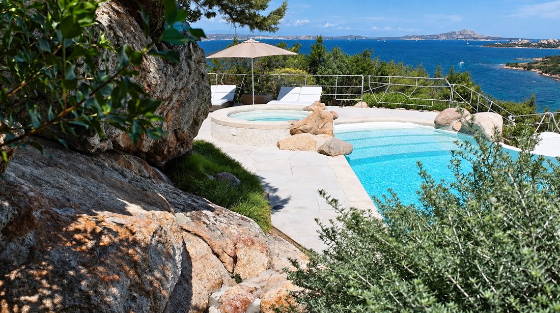 Villa en Arzachena, Cerdeña, Italia 5 - 15642416