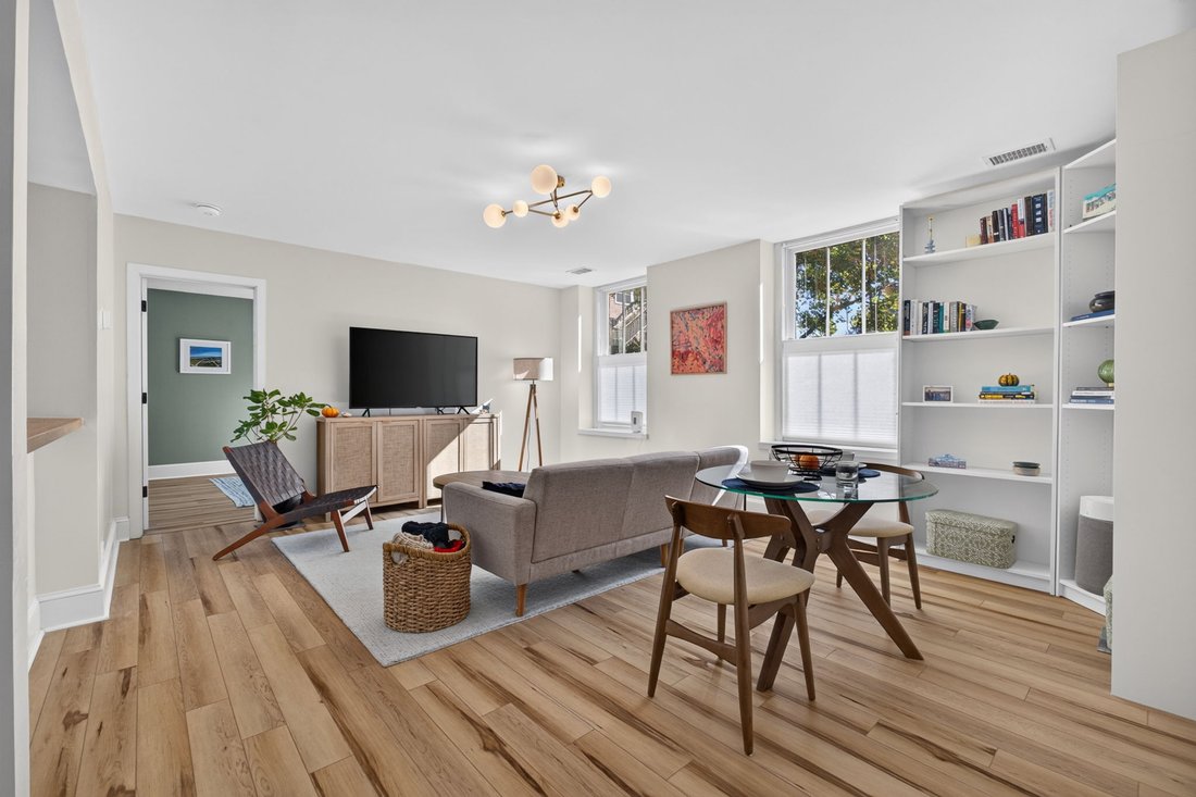Groton, Connecticut, United States 4 - 19159473