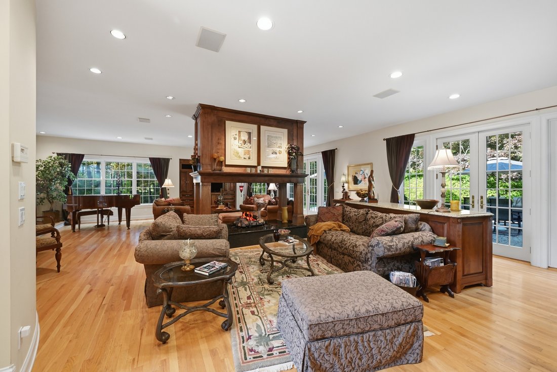 House in Newtown, Connecticut, United States 5 - 19159730