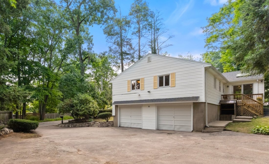 House in Milton, Massachusetts, United States 2 - 18704623