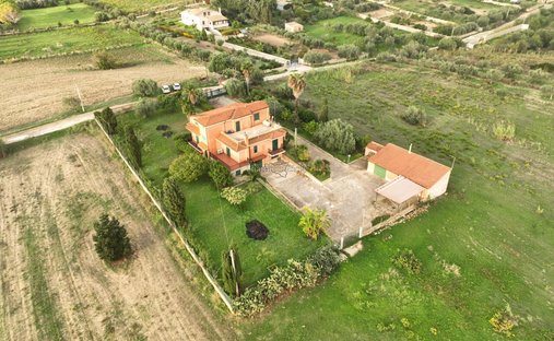 House in Tre Colli, Granelli, Sicily 1