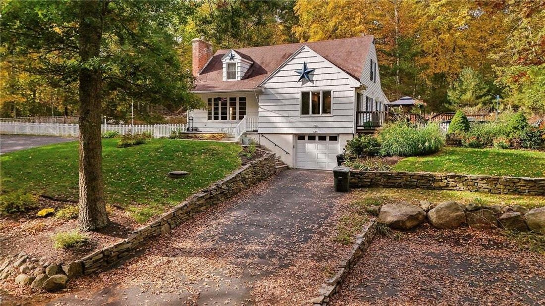 House in Coventry, Rhode Island, United States 2 - 19162526
