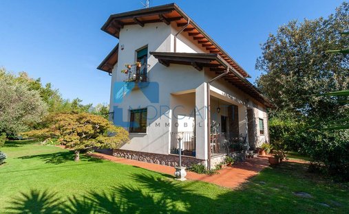 Villa in Fiumetto, Pietrasanta, Italien 1