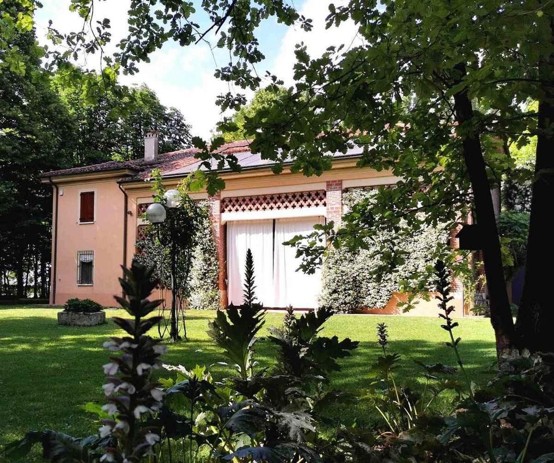 Maisons de campagne à Roncoferraro, Lombardie, Italie 2 - 19163324
