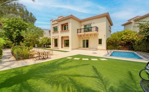 Villa in Jumeirah Islands / Juzur Jumeirah, Dubai, United Arab Emirates 1