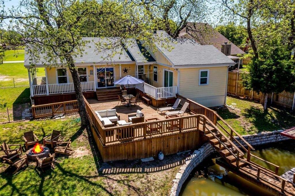House in Granbury, Texas, United States 2 - 19160655