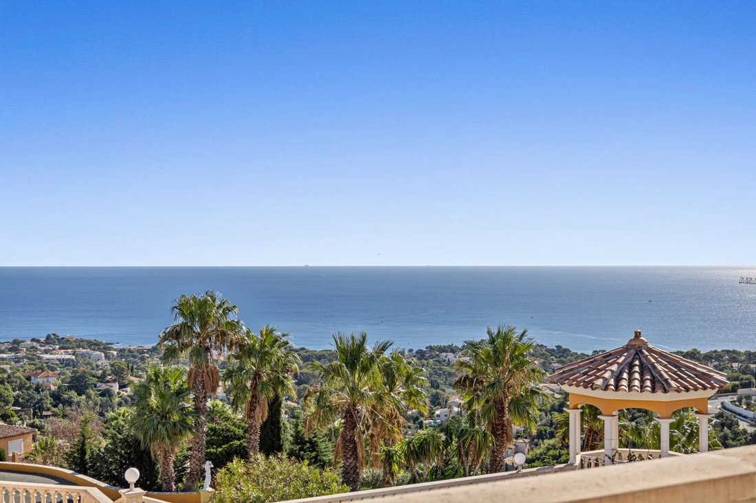 Villa à Fréjus, Provence-Alpes-Côte d'Azur, France 1 - 17851574