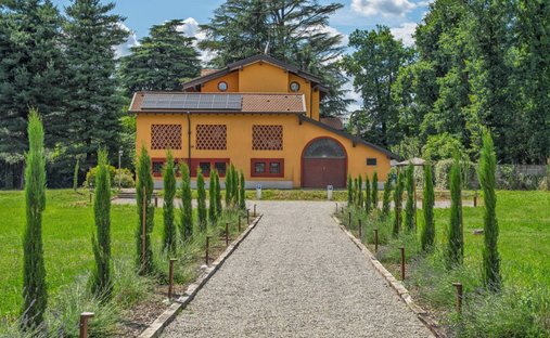 Villa in Samarate, Lombardei, Italien 1