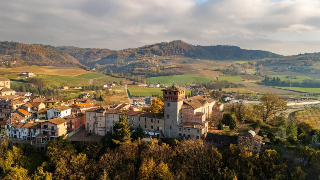 Castillo en Bubbio, Piamonte, Italia 4 - 19165633