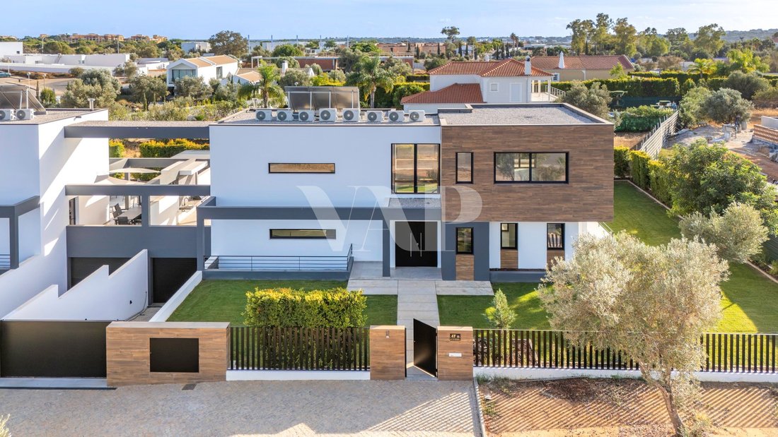 Villa in Vilamoura, Quarteira, Algarve 2 - 14685973