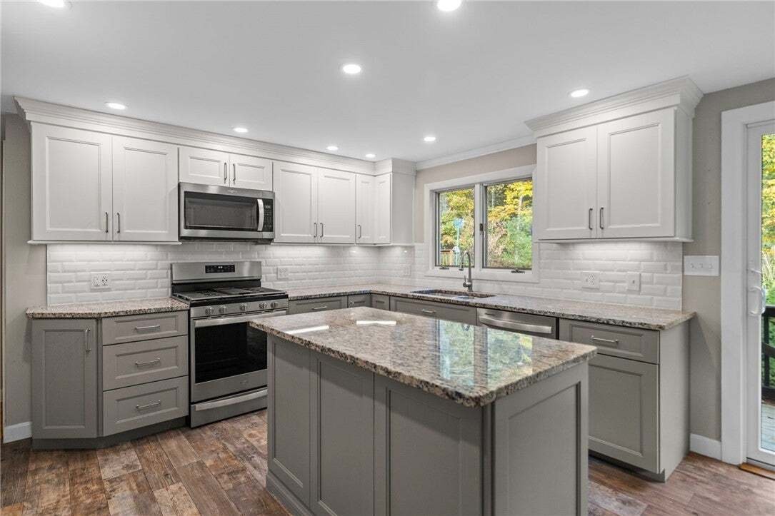 House in Coventry, Rhode Island, United States 3 - 19162526