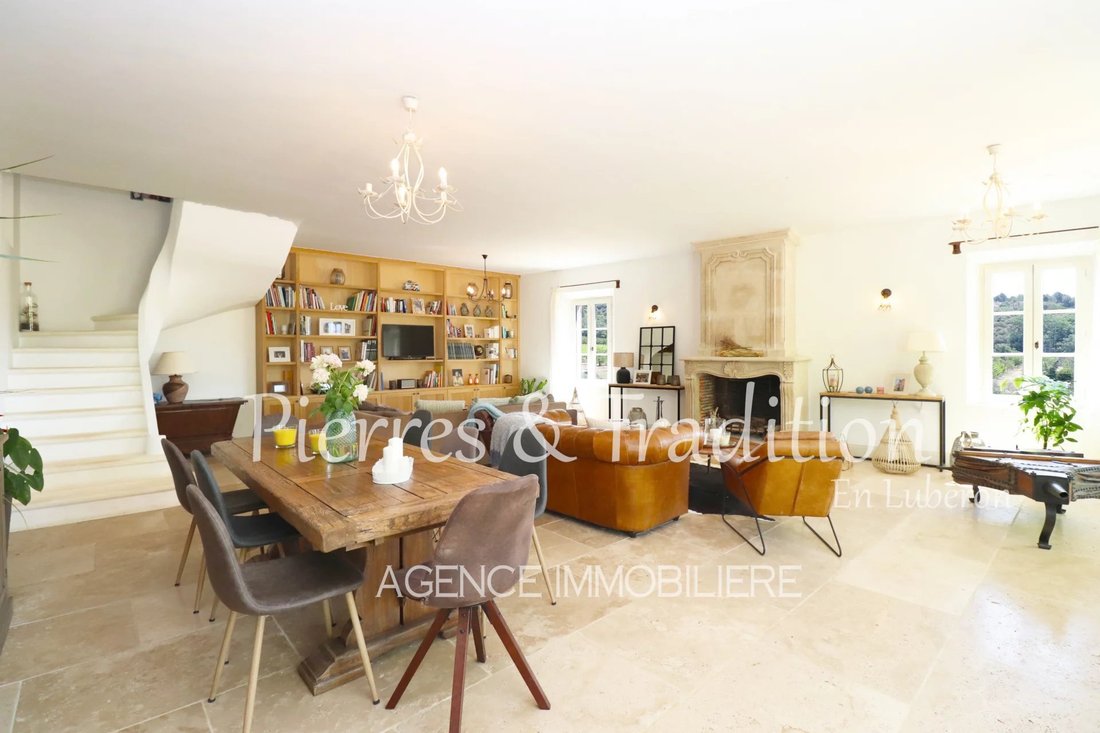 Estate in Saint-Saturnin-lès-Apt, Provence-Alpes-Côte d'Azur, France 4 - 19160481