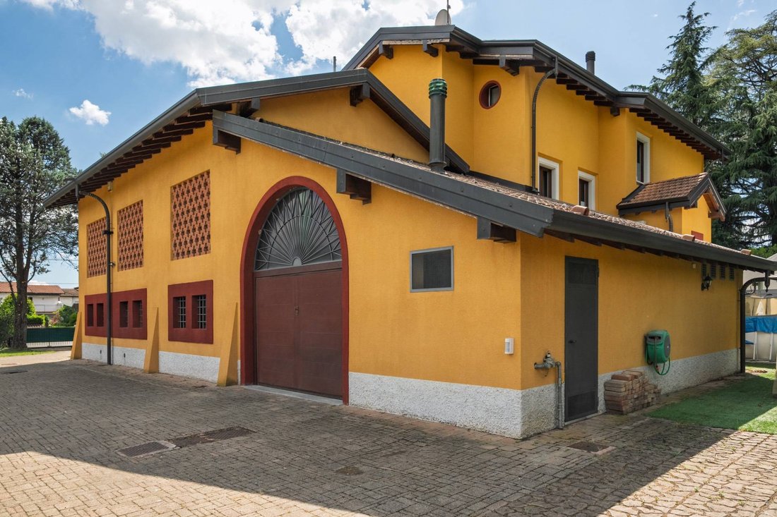 Villa en Samarate, Lombardía, Italia 5 - 19165752
