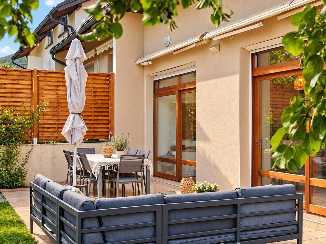 House in Divonne-les-Bains, Auvergne-Rhône-Alpes, France 1 - 19165889