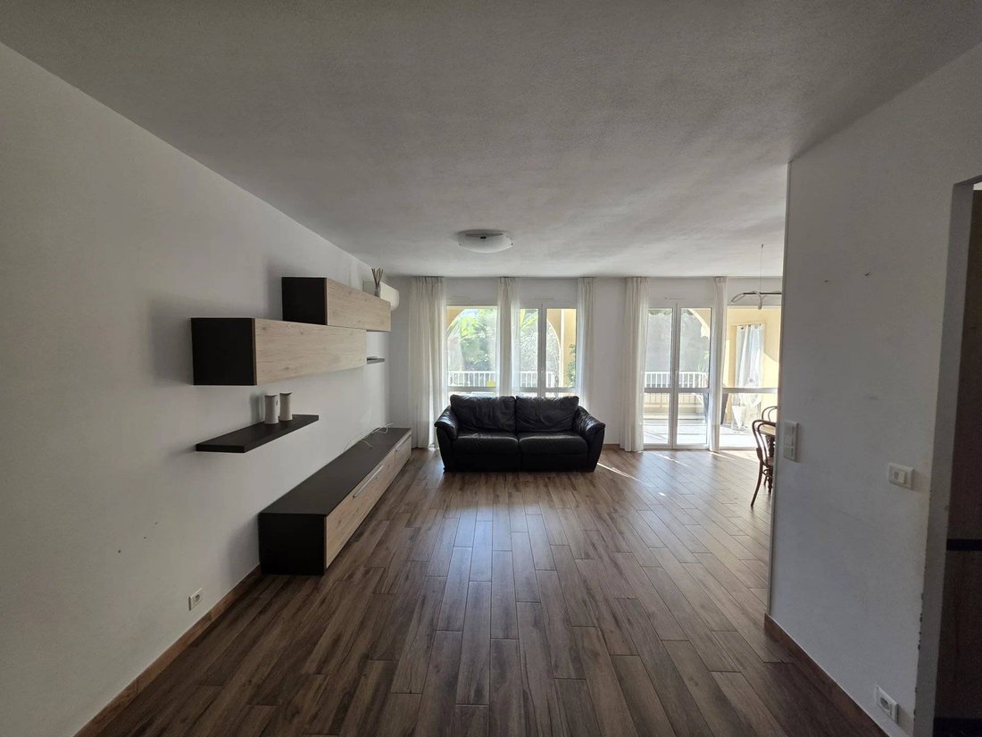 Apartamento en Menton, Provenza-Alpes-Costa Azul, Francia 2 - 16771176