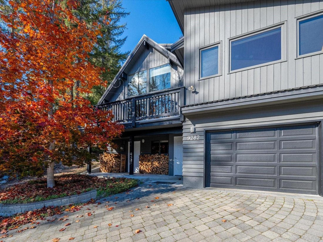House in Whistler, British Columbia, Canada 2 - 19165614