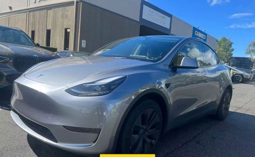 2025 Tesla Model Y Long Range Sport Utility 4D in Costa mesa, CA, United States 1