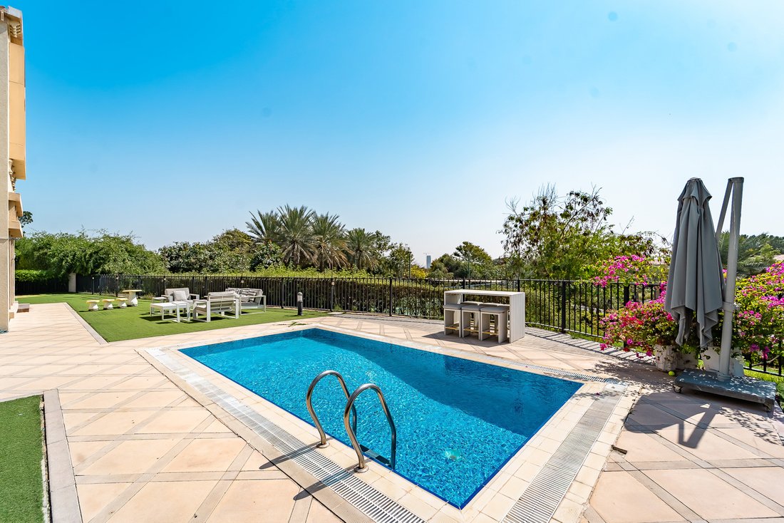 Villa in Jumeirah Islands / Juzur Jumeirah, Dubai, United Arab Emirates 2 - 19115345