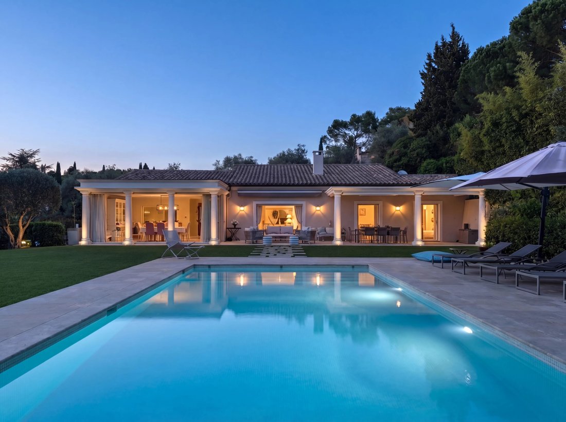 Casa en Mougins, Provenza-Alpes-Costa Azul, Francia 1 - 17851749