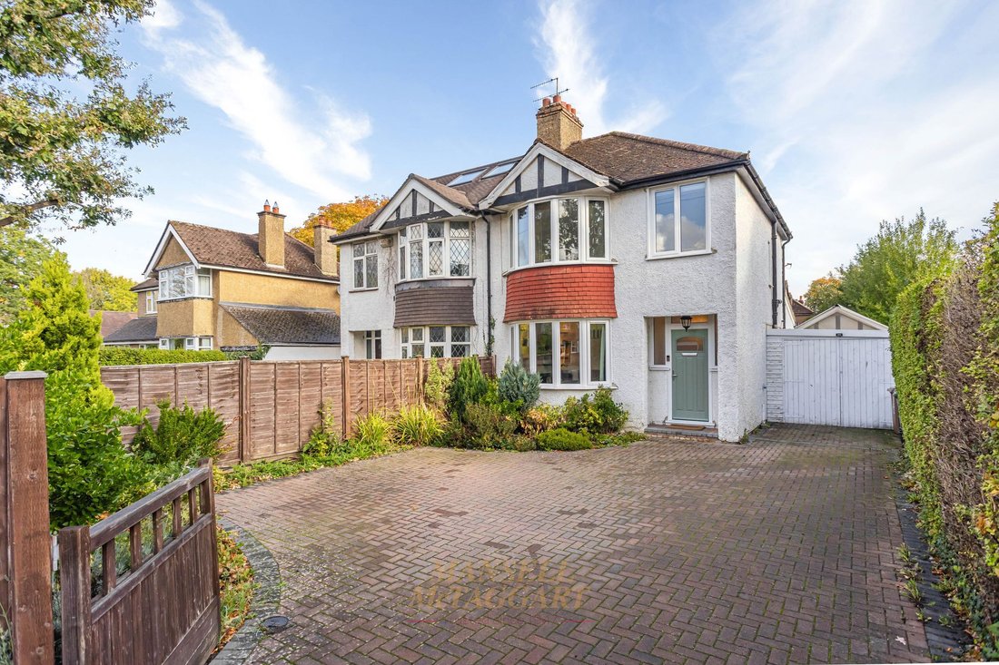 House in Horley, England 1 - 19161332