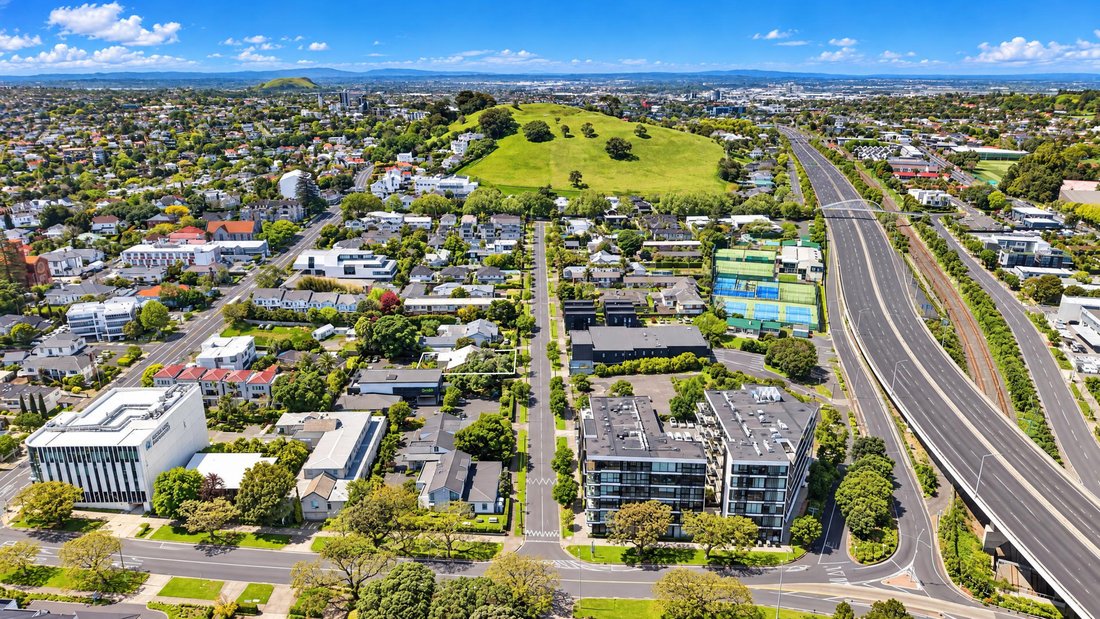 Auckland, Auckland, New Zealand 4 - 19157805