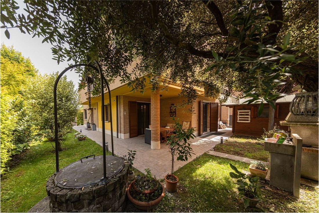 Villa in Centro Storico, Modena, Emilia-Romagna 2 - 19162945