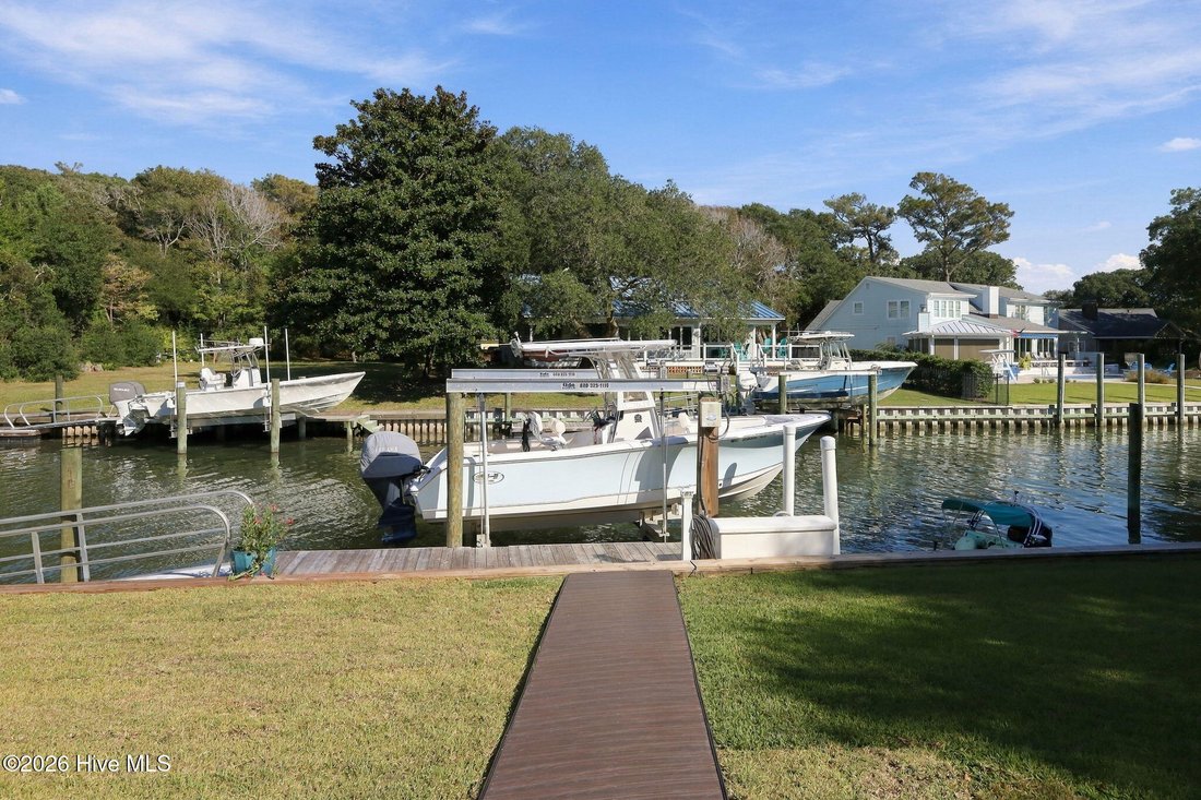 House in Pine Knoll Shores, North Carolina, United States 3 - 19164917