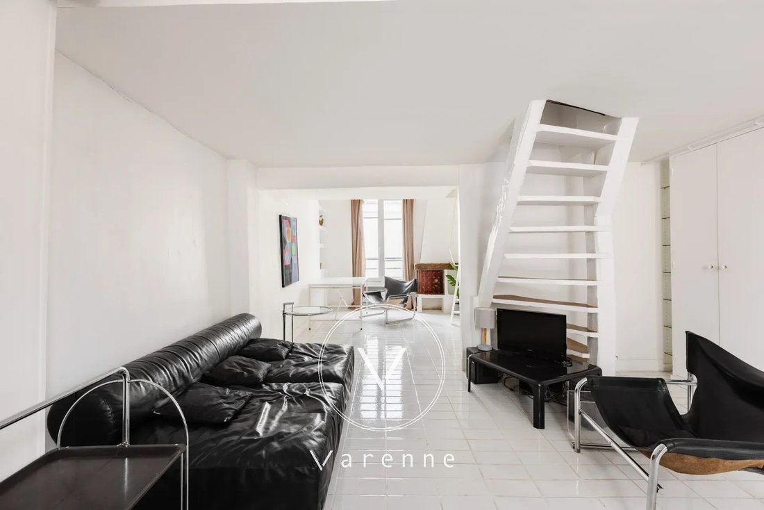 Apartment in Saint Thomas d'Aquin, Paris 7e Arrondissement, Paris 1 - 19160951