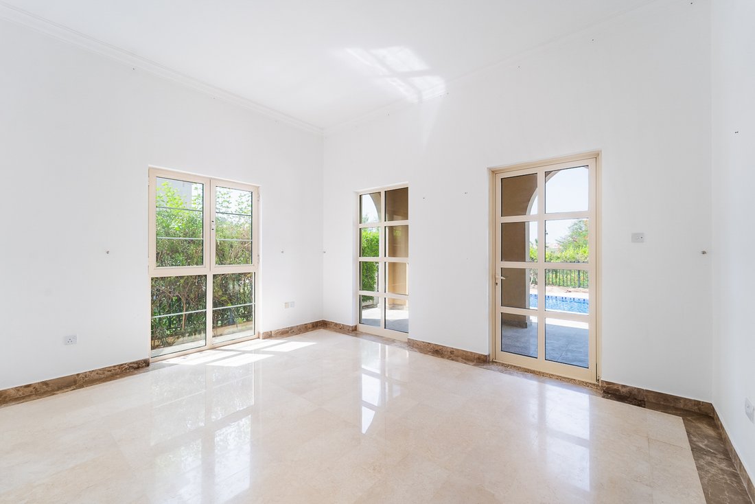 Villa in Jumeirah Islands / Juzur Jumeirah, Dubai, United Arab Emirates 4 - 19115345