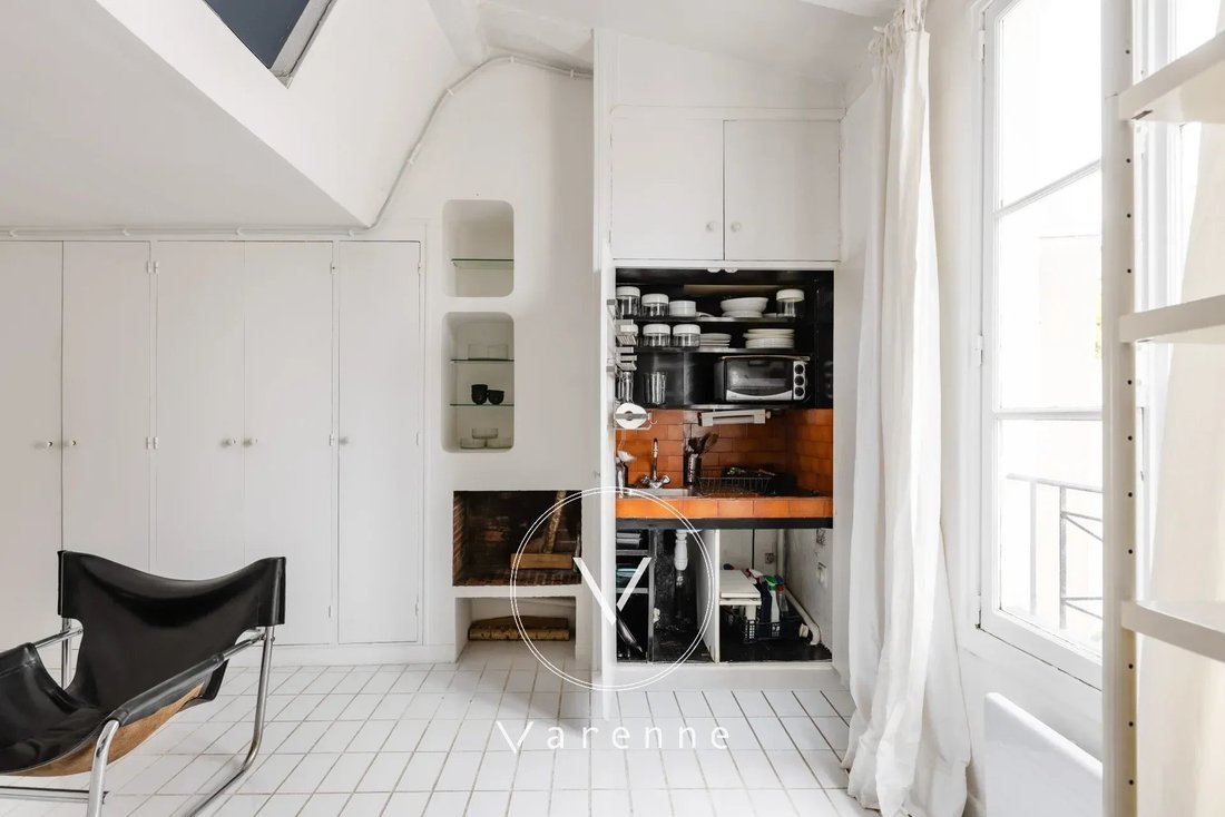 Apartment in Saint Thomas d'Aquin, Paris 7e Arrondissement, Paris 5 - 19160951