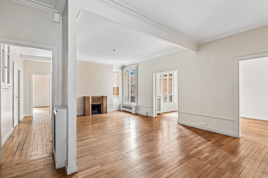Apartment in Cambronne-Garibaldi, Paris 15e Arrondissement, Paris 1 - 19164678