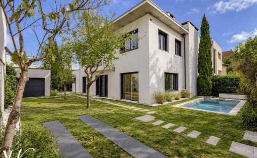 House in Saint Cyprien, Toulouse, France 1
